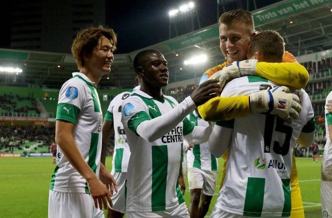 他在球队的 他在球队的