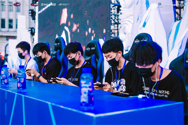 这是一场不 这是一场不