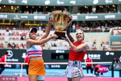 伍中当之无 伍中当之无