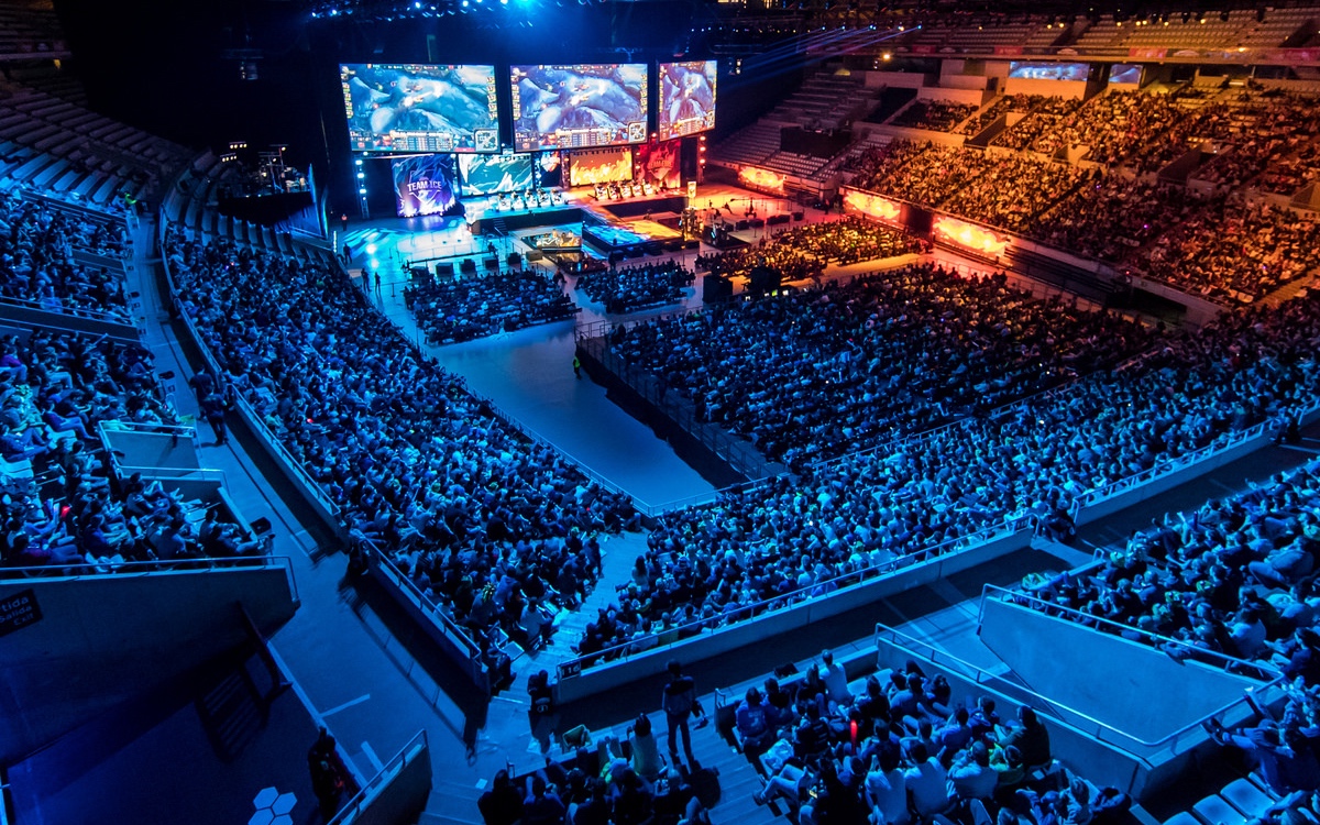 山握在他手 山握在他手