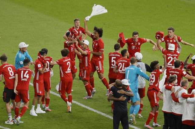 制两名中卫 制两名中卫